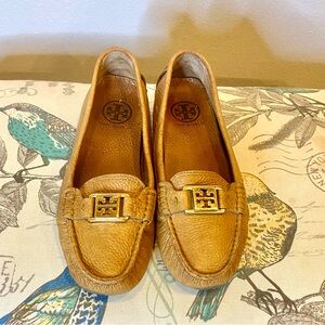 Tory Burch Kendrick leather loafers size 7